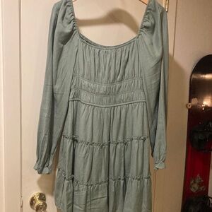 Ruffled long sleeve dress - green